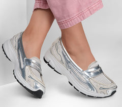 Var-City Skechers outlet