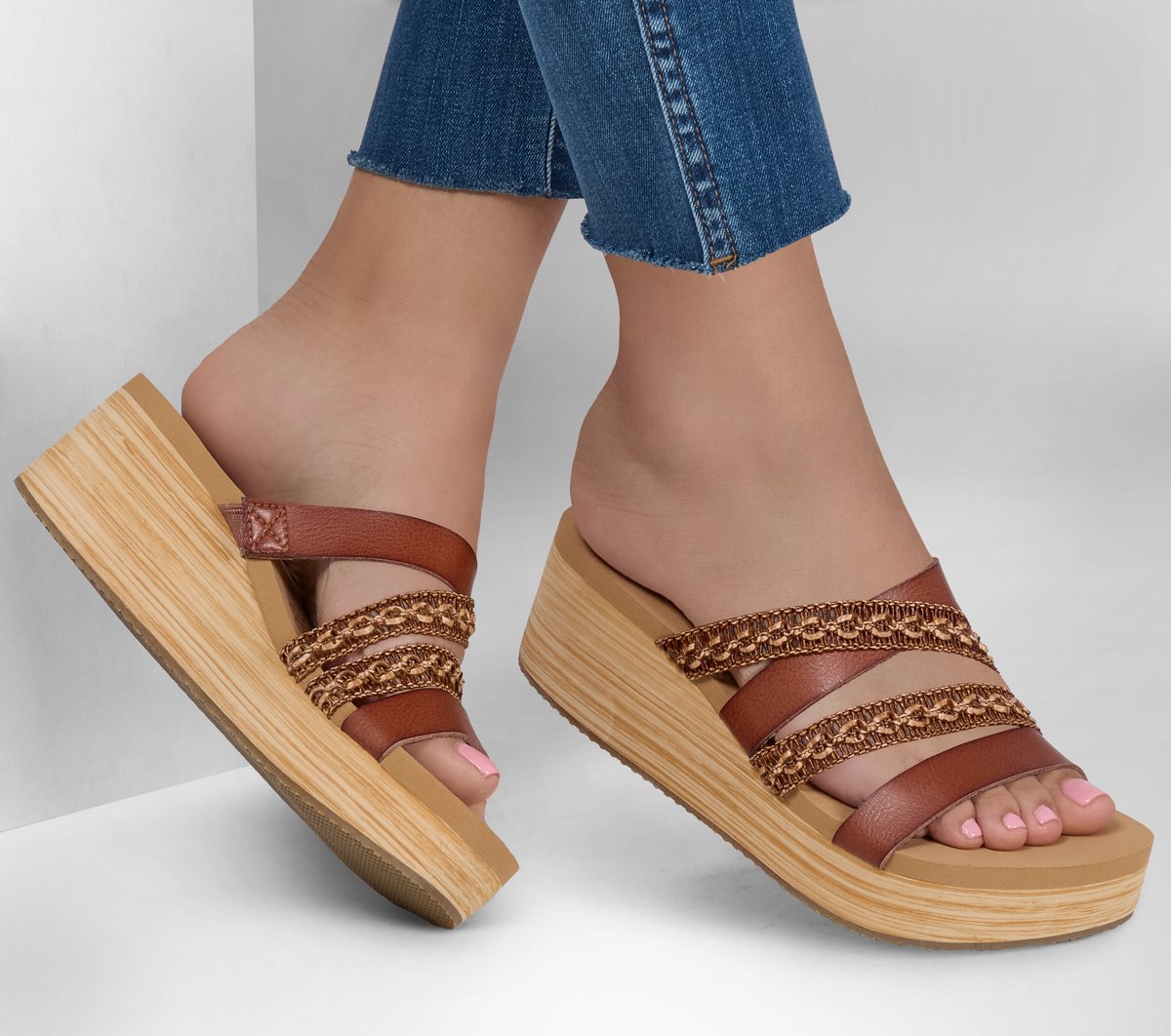 Summers Skechers for sale