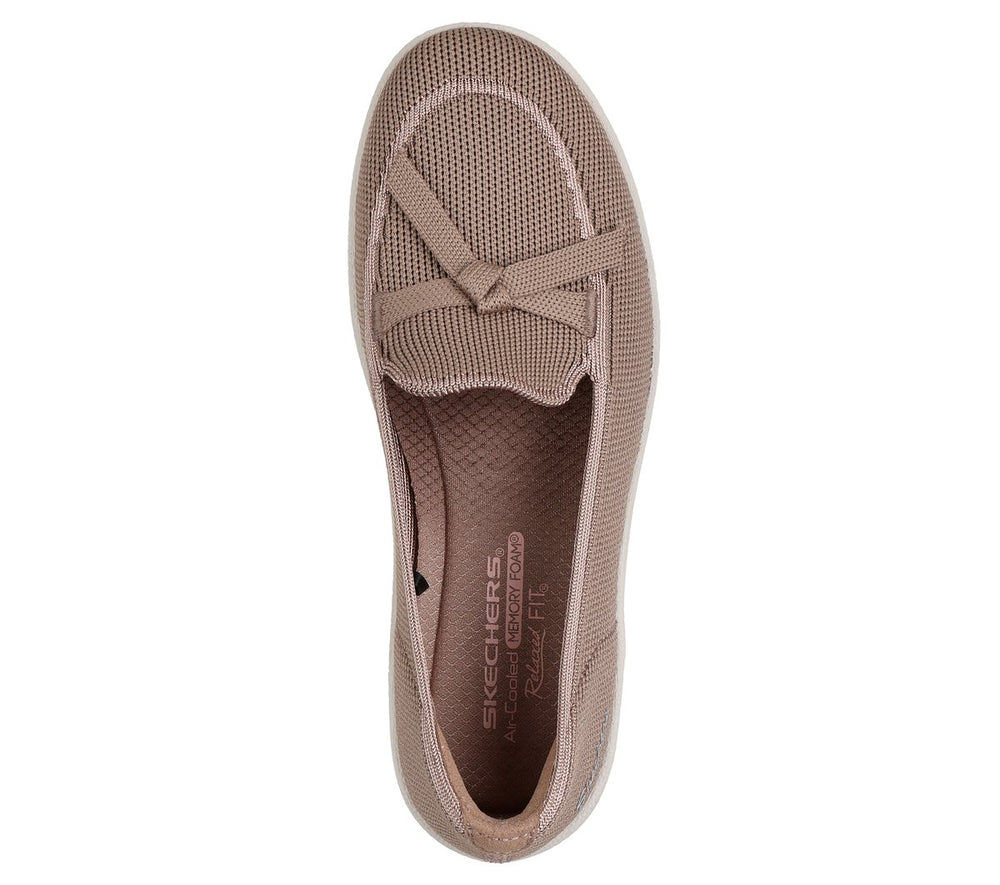 Relaxed Fit: Parallel Lite - Soaring Softly Skechers US