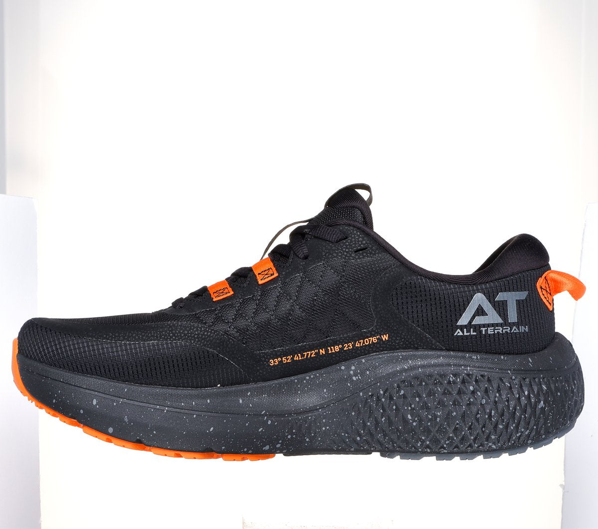 GO RUN Supersonic Max A/T Skechers discount